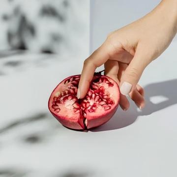 Masturbacija gali būti vaistas nuo menstruacijų simptomų